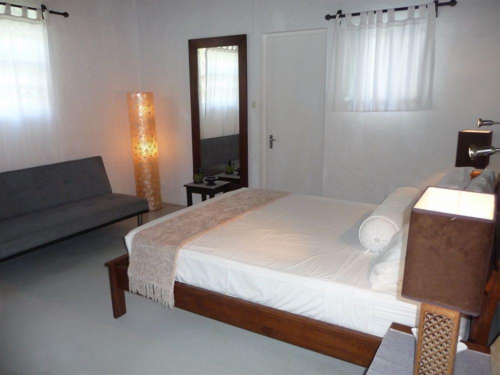 Esprit Libre Restaurant & Guest House Grand Baie Exterior photo