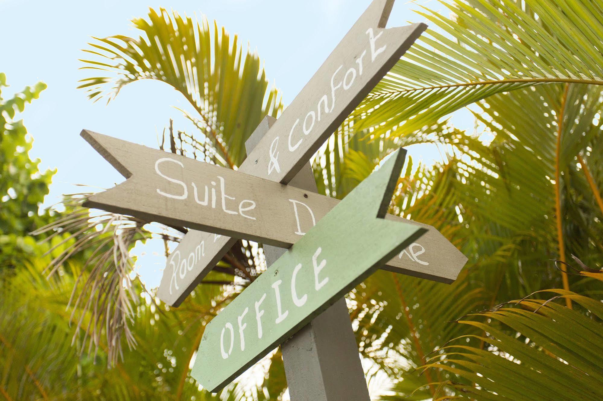 Esprit Libre Restaurant & Guest House Grand Baie Exterior photo