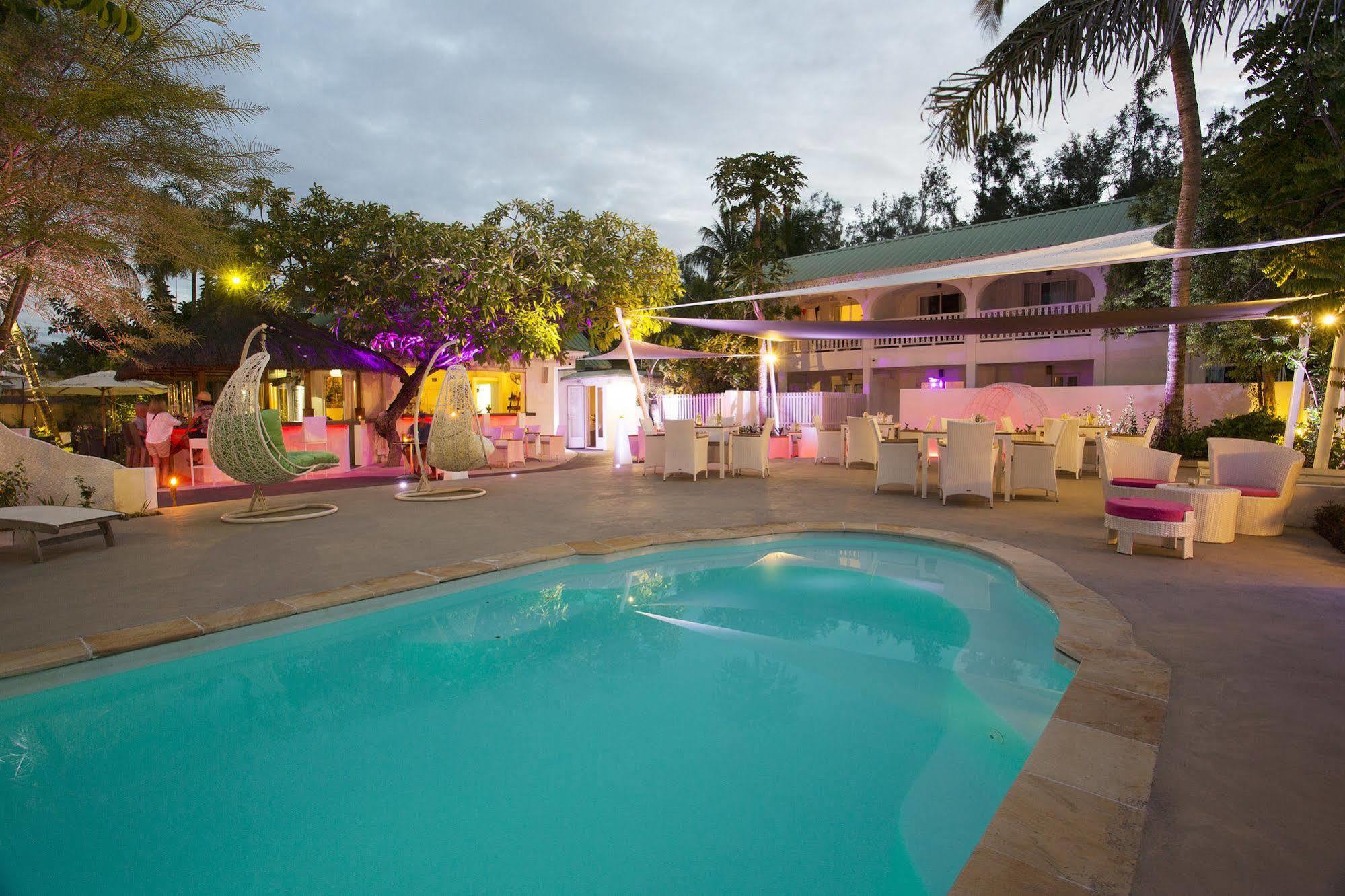 Esprit Libre Restaurant & Guest House Grand Baie Exterior photo